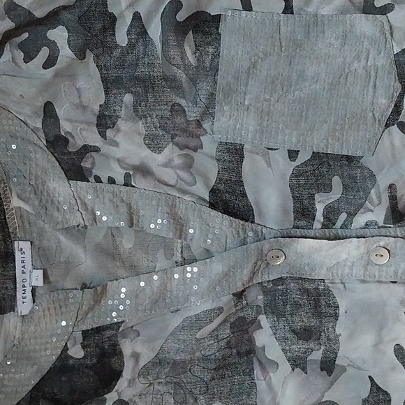 Tempo Paris Blouse xl, dk gray med gray and light gray colors, sm  sequins, camo - Picture 6 of 6